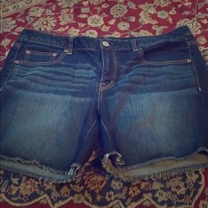 American Eagle Mid length shorts